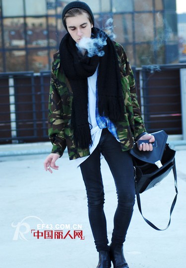 迷彩服玩点新花样 小土气立刻晋升街拍达人