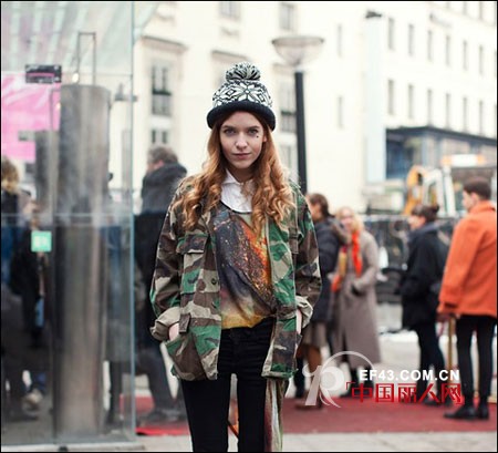 迷彩服玩点新花样 小土气立刻晋升街拍达人