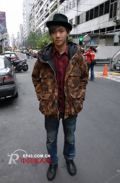 迷彩服玩点新花样 小土气立刻晋升街拍达人