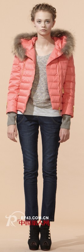 绝色冬日之西瓜红  马克华菲打破沉闷冬季