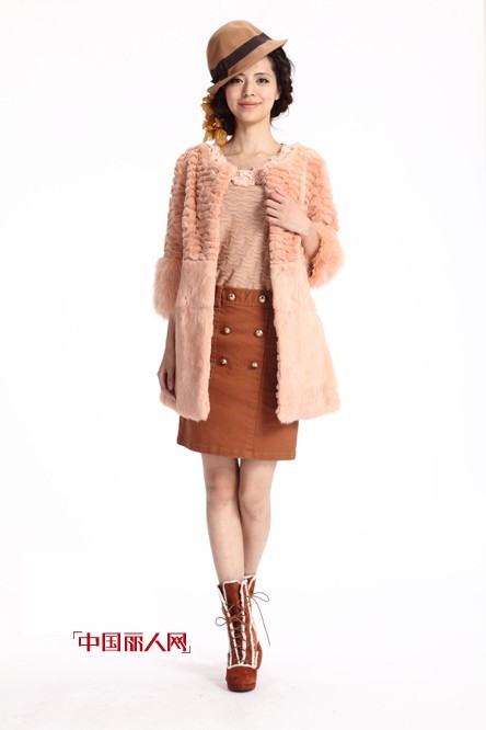 费依2012秋冬“裸”装 打造最IN潮流装扮