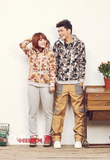 HOLY MOLY休闲装 和你的Ta一起甜蜜过圣诞