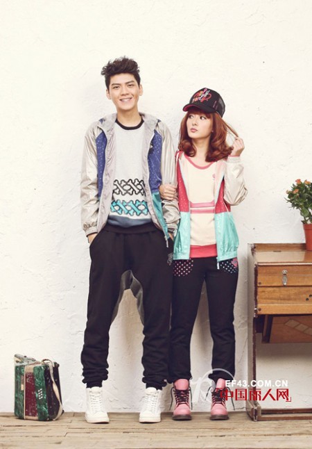 HOLY MOLY休闲装 和你的Ta一起甜蜜过圣诞