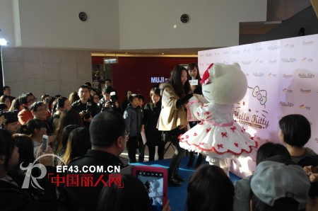 Hello Kitty R.Ribbon内衣品牌入驻上海大悦城