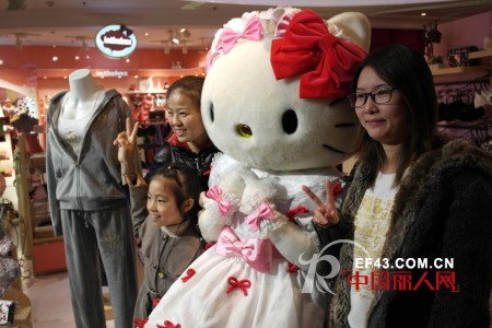 Hello Kitty R.Ribbon内衣品牌入驻上海大悦城