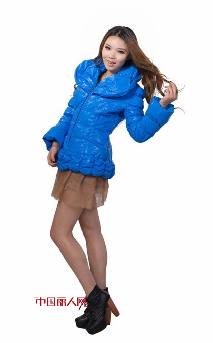 羽绒服MIX小短裙 米舒女装教你玩味混搭术