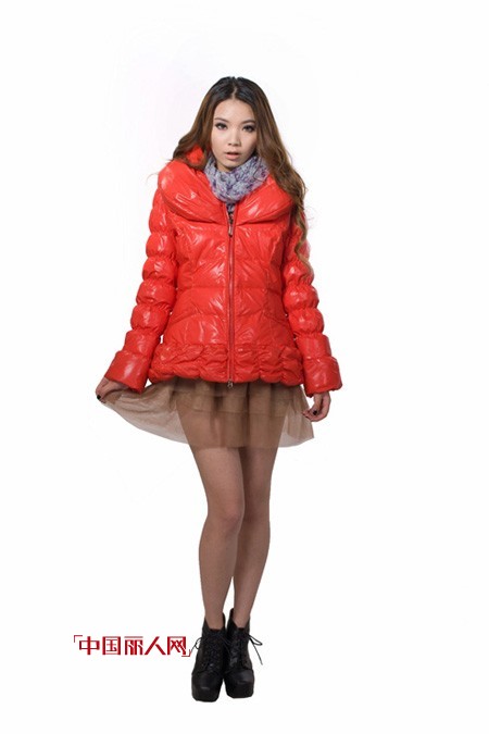 羽绒服MIX小短裙 米舒女装教你玩味混搭术