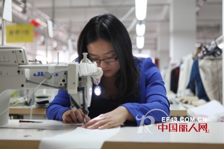 “天才少女”勇夺国际服装设计大奖