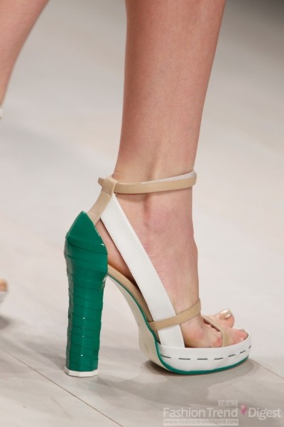 翡翠绿: 2013 年度流行色