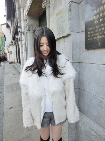 时尚潮人大晒穿衣搭 温暖装扮UP人气度