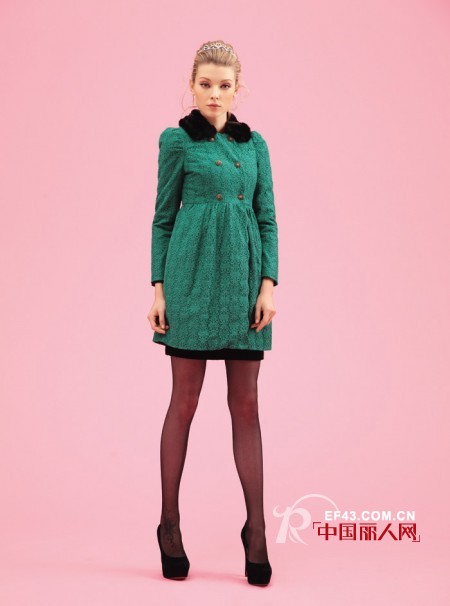 twocats女装2012秋冬款 翡翠绿绽放街头