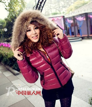 “古老”羽绒服穿出新型格 街拍达人传授混搭心经