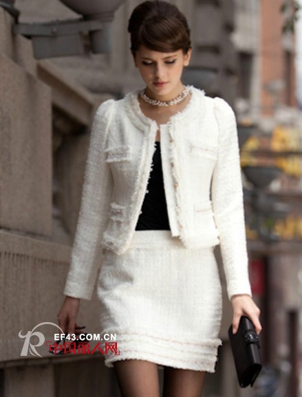 AVRORA奥柔拉品牌女装成为高雅女性其实很简单