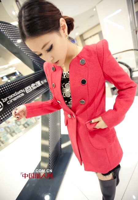 最炫“圣诞红”  做百变节日女王