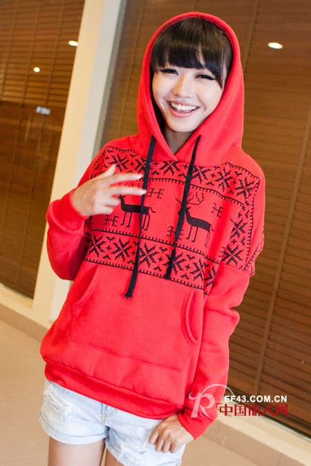 最炫“圣诞红”  做百变节日女王