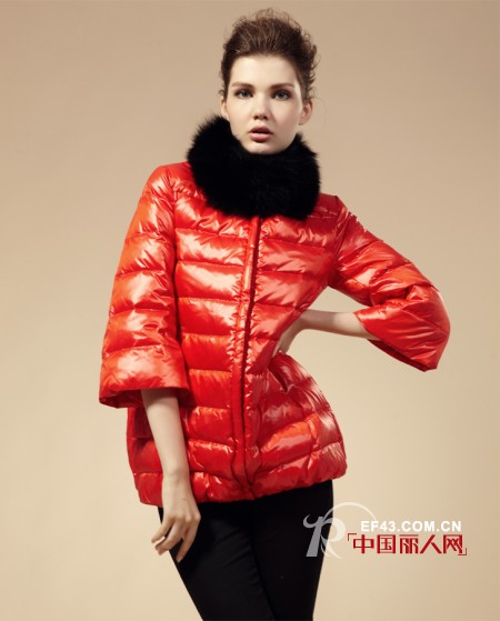 最炫“圣诞红”  做百变节日女王