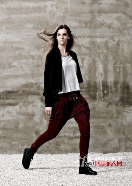 意澳女装2012冬季新款 添点醉人酒红完美过冬