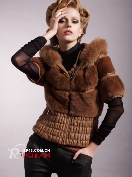 DITTO迪图时尚品牌女装  完美剪裁塑造女性特有柔媚美