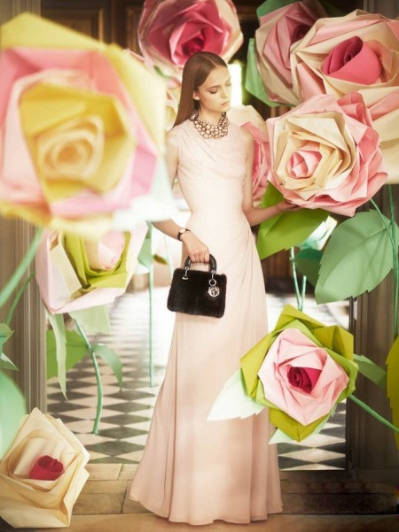 Dior2012圣诞系列梦幻广告大片演绎爱丽丝梦游仙境