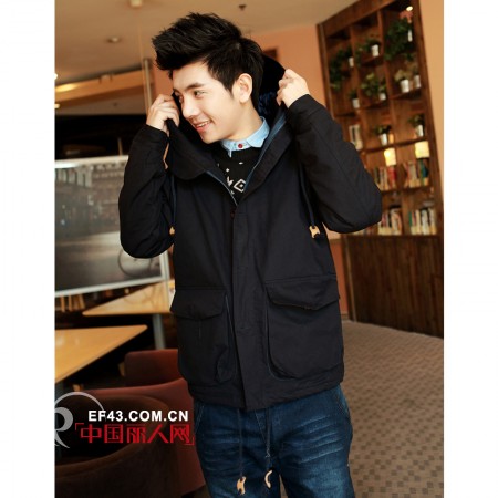 型男达人寒冬棉衣展现儒雅潮流时髦风
