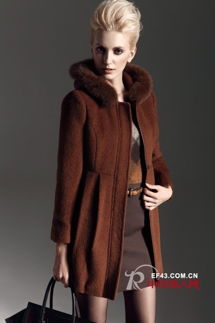 OFIMAN时尚女装 添点毛领带你温暖度寒冬