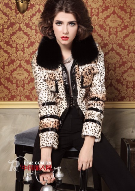 HONEY ME艾玫丽女装  高贵和谐的气质中体现优雅