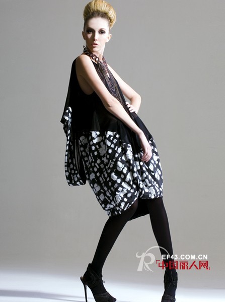 艺诗品牌女装  骑士精神展露低调的贵族气质