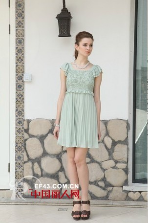 “苡米菈”时尚休闲女装  将女性的柔美与干练完美体现