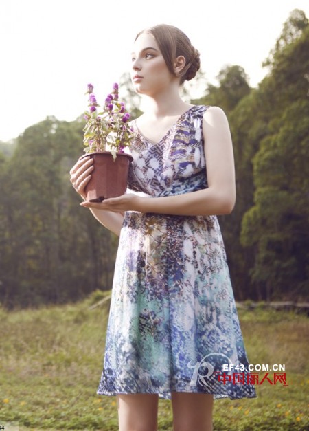 经典故事时尚女装2013年春夏新品全新上市