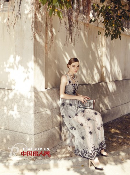 经典故事时尚女装2013年春夏新品全新上市