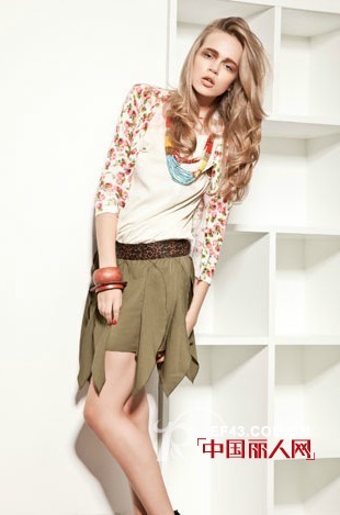 Fiorucci品牌女装打造干练,简洁,优雅的形象