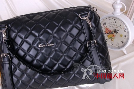 PUCCA中国娃娃包包  都市年轻时尚女生的最爱