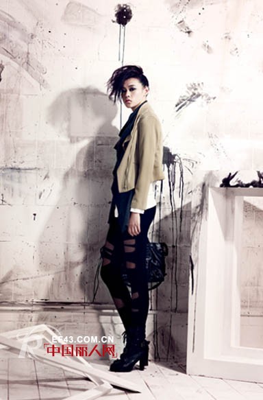 H.S演绎时尚混搭风 HOLD住寒冷