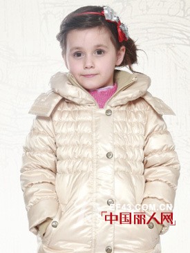 爱儿斯童装  完美演绎玫瑰的浪漫主义风格