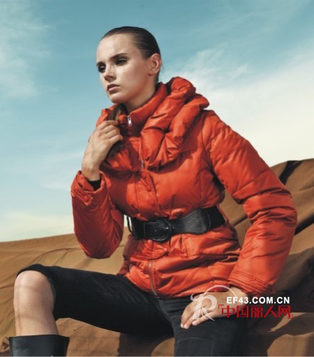 演奏女装冬款棉服 给你带来最绚丽的色彩