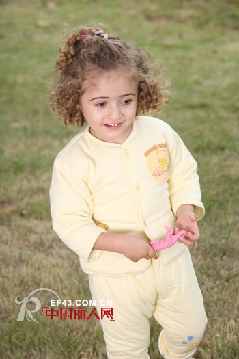 乐乐心儿婴童装  让宝宝的童年更活泼可爱