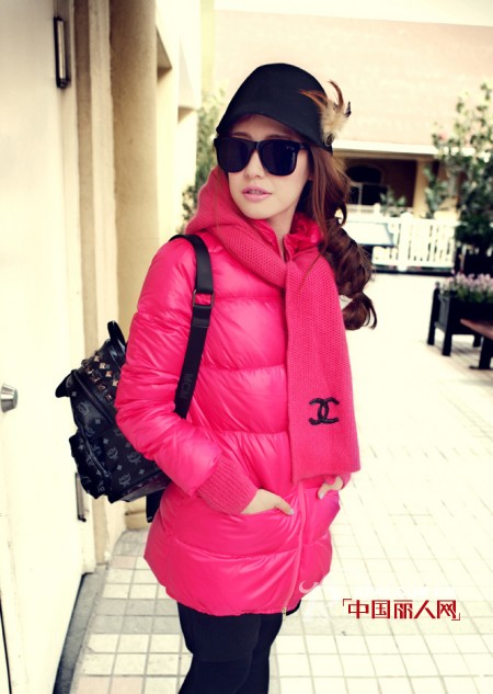 洋气玫红  带来抢眼冬日温暖正能量