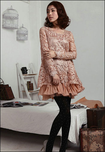 胖美人穿衣宝典:雪纺连衣裙+丝袜显瘦又时尚