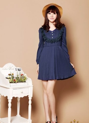 日系乖巧少女流行服饰 短裙搭配出唯美风