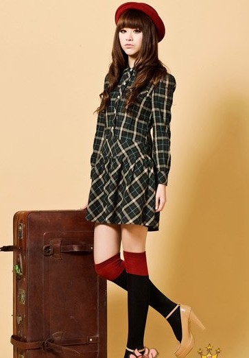 日系乖巧少女流行服饰 短裙搭配出唯美风