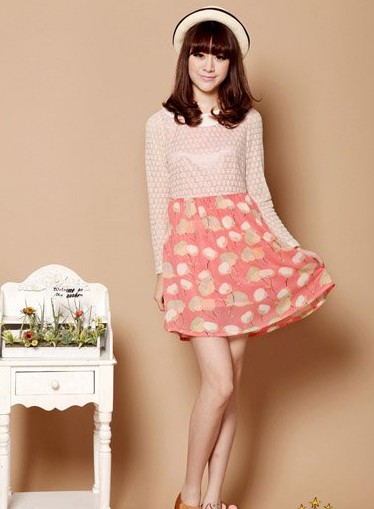 日系乖巧少女流行服饰 短裙搭配出唯美风