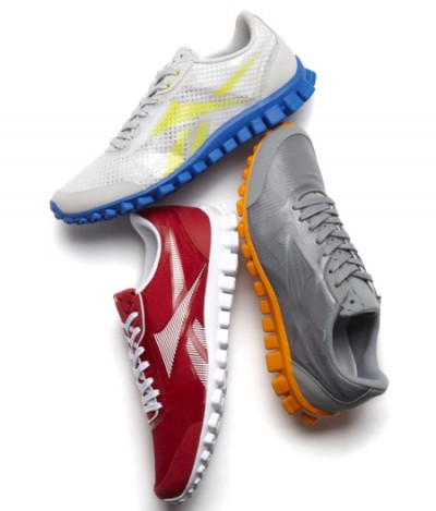 锐步RealFlex运动鞋 尽情感受自由,轻盈地飞奔