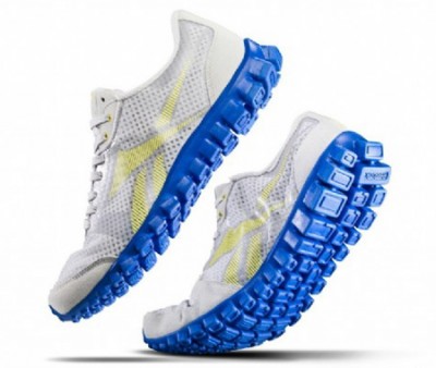 锐步RealFlex运动鞋 尽情感受自由,轻盈地飞奔