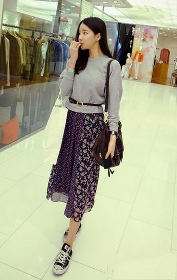 春日出游装扮穿什么呢? 复古长裙优雅不停!