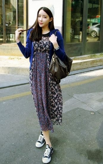 春日出游装扮穿什么呢? 复古长裙优雅不停!