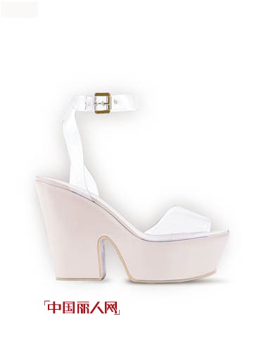 又到高跟鞋季 薛凯琪阿Sa力推设计系列