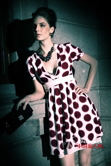 OUNINA欧妮纳品牌女装山东滨州专卖店隆重开业