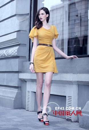 卡蔓carmen短裙季 膝上10公分清凉秀美腿