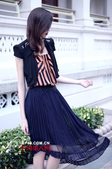 卡蔓carmen短裙季 膝上10公分清凉秀美腿