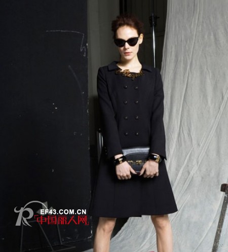 莫斯奇诺Moschino女装发布2012早秋系列